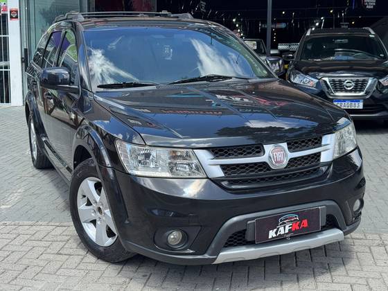 FIAT FREEMONT 2.4 EMOTION 16V GASOLINA 4P AUTOMÁTICO FIAT FREEMONT 2.4 EMOTION 16V GASOLINA 4P AUTOMÁTICO